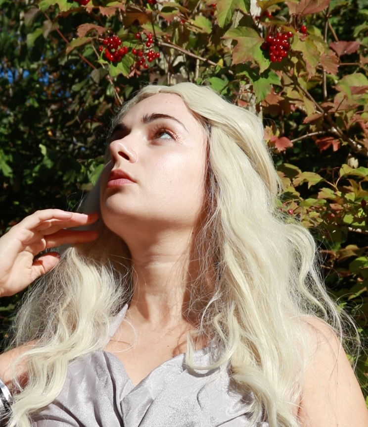 Medieval Dragon queen cosplay blonde wavy wig, custom styled, women haircare, historic cosplay, mother of dragons halloween look
