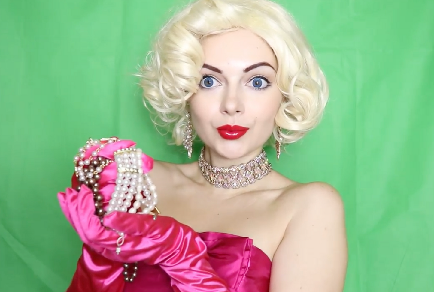 Hollywood diva blonde curly wig, secure wig, women haircare, women hair, curled & styled with cap
