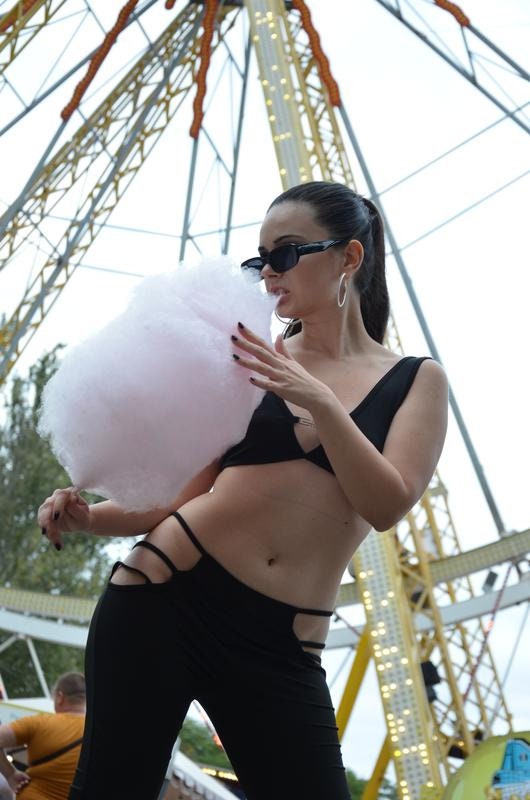 Maddy Alexa Demie Cosplay Costume Sexy Black Hollow Crop Top Bra and Cutout Pants Outfits for Women, sexy euphoria cosplay