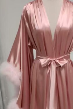 Custom made noir Bathrobe for Women Flare Sleeves Feather Bridal Robe Nightgown Silk Long Wedding Dressing Gown Photography Dress