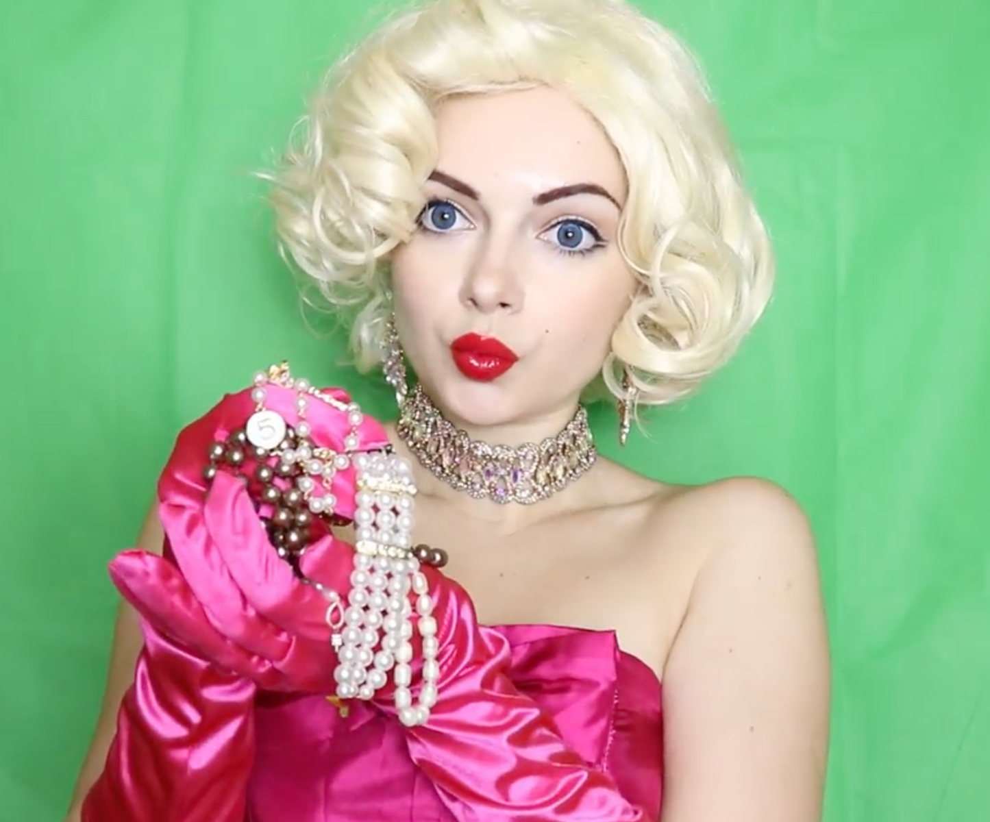 Hollywood diva blonde curly wig, secure wig, women haircare, women hair, curled & styled with cap