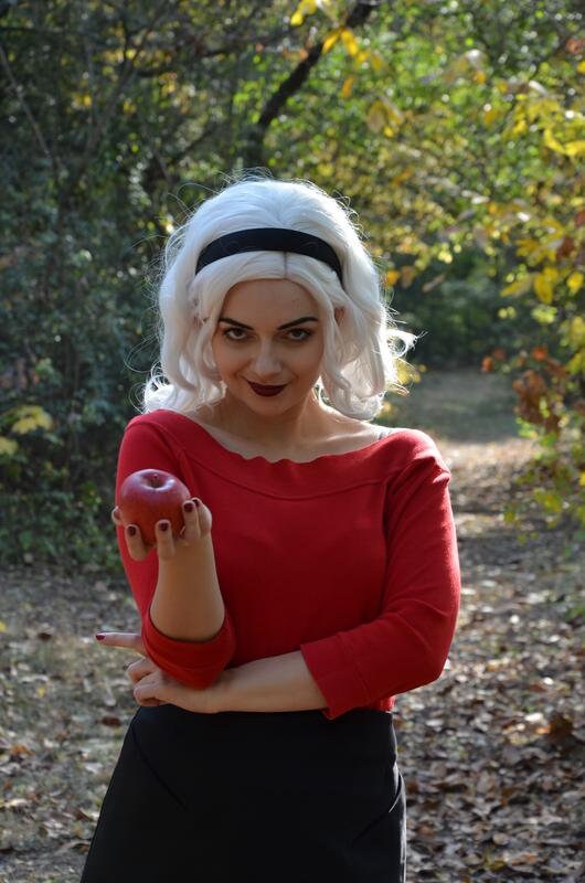 Classic Sabrina outfit top&skirt Chilling adventures of Sabrina ,Sabrina chilling adventures Sabrina cosplay Halloween costume Cosplay