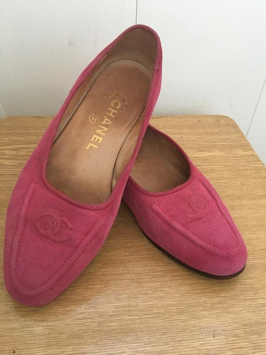 Vintage Authentic Chanel loafers, women designer shoes, designer vintage, vintage shoes, pink Chanel flats