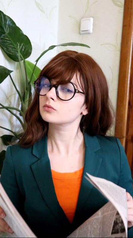 MTV Daria Morgendorffer cosplay, nerdy cosplay, women cosplay, women preppy outfit, mtv series, school girl cosplay