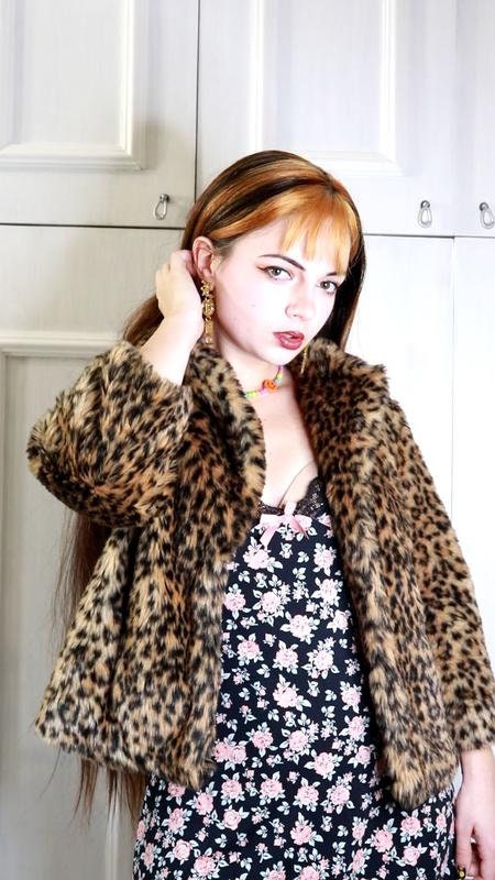 Vintage 2000s y2k fashion artificial leopard short fur coat, vintage fashion, women outwear, beige brown coat, short sleeve coat